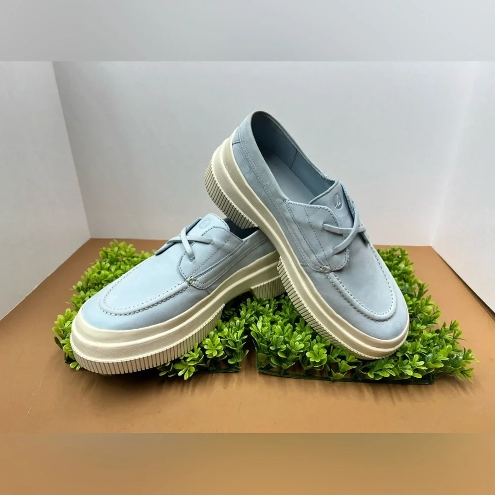 New Sperry, platform woman’s, Highland boat shoe baby blue